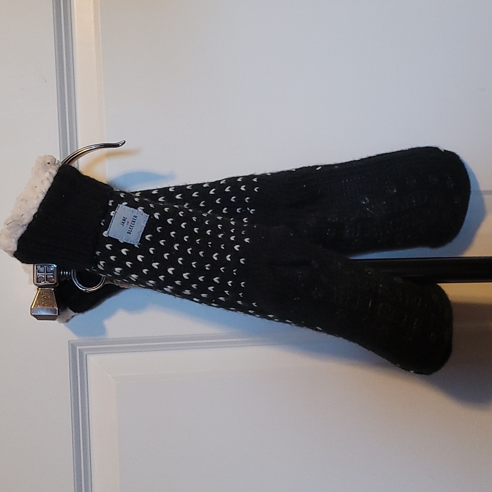 Jane and Bleecker slipper socks, black